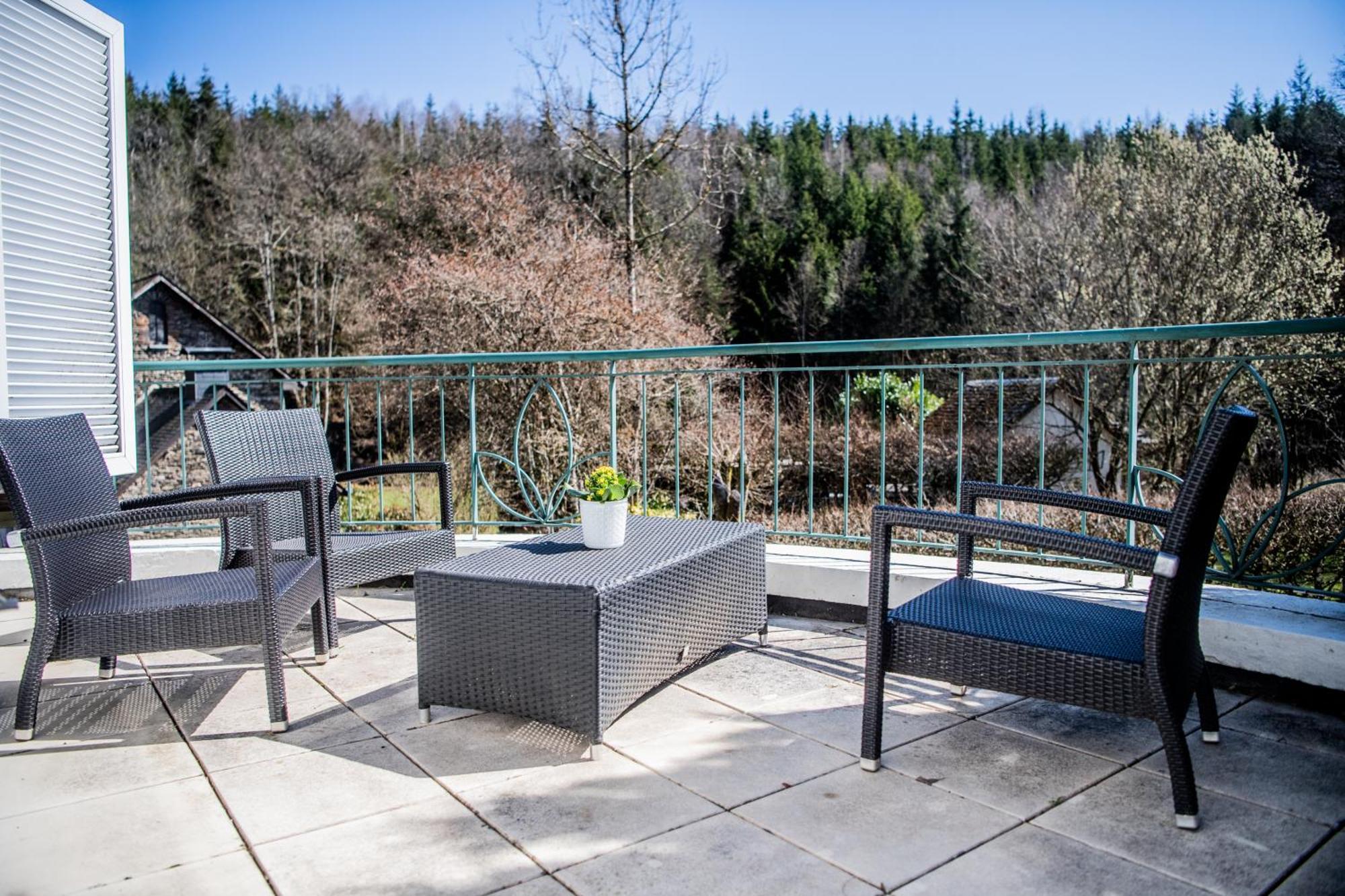 Hotel Les Ardillieres Du Pont D'Oye Habay-la-Neuve Rum bild